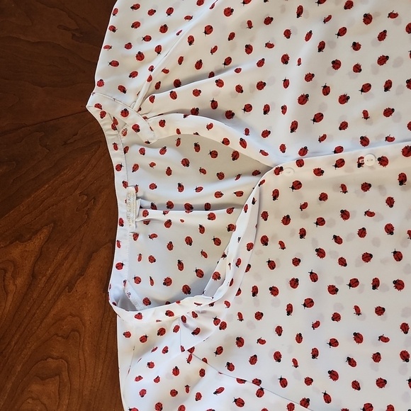 Ladybug pattern shirt - Picture 4 of 9